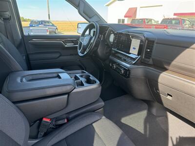 2023 Chevrolet Silverado 1500 LT  Crew Cab 4x4 - Photo 17 - Lone Tree, IA 52755