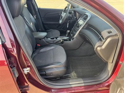2016 Chevrolet Malibu LT   - Photo 16 - Lone Tree, IA 52755