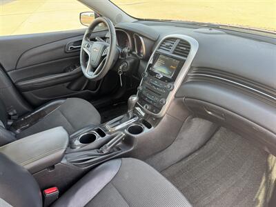 2016 Chevrolet Malibu LT   - Photo 14 - Lone Tree, IA 52755