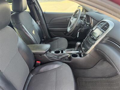 2016 Chevrolet Malibu LT   - Photo 15 - Lone Tree, IA 52755