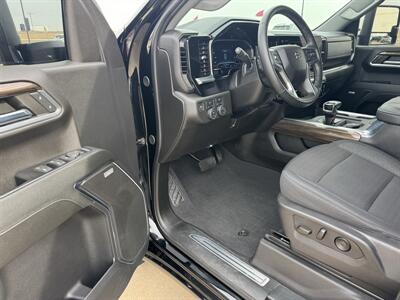 2024 Chevrolet Silverado 1500 RST Crew 4x4  Crew Cab 4x4 - Photo 8 - Lone Tree, IA 52755