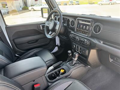 2023 Jeep Wrangler Sahara 4xe  4x4 - Photo 18 - Lone Tree, IA 52755