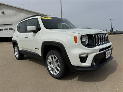 2019 Jeep Renegade Latitude  4x4 - Photo 5 - Lone Tree, IA 52755