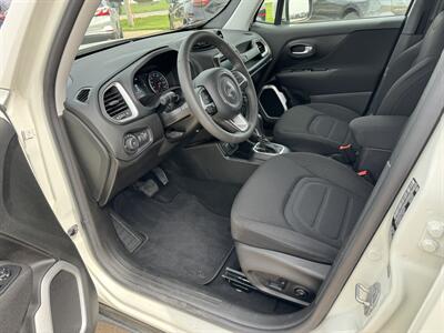 2019 Jeep Renegade Latitude  4x4 - Photo 9 - Lone Tree, IA 52755