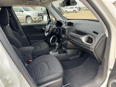 2019 Jeep Renegade Latitude  4x4 - Photo 16 - Lone Tree, IA 52755