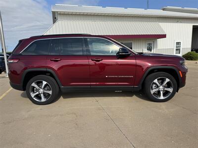 2024 Jeep Grand Cherokee 4xe  4x4 - Photo 3 - Lone Tree, IA 52755