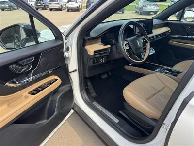 2023 Lincoln Corsair Reserve  AWD - Photo 10 - Lone Tree, IA 52755