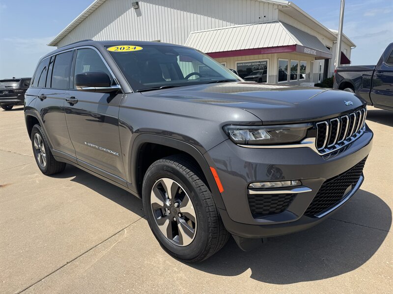 2024 Jeep Grand Cherokee 4xe  4x4 - Photo 1 - Lone Tree, IA 52755