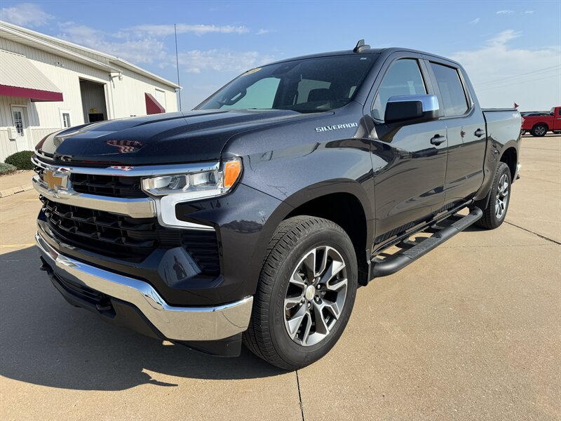 2024 Chevrolet Silverado 1500 LT  Crew Cab 4x4 - Photo 1 - Lone Tree, IA 52755