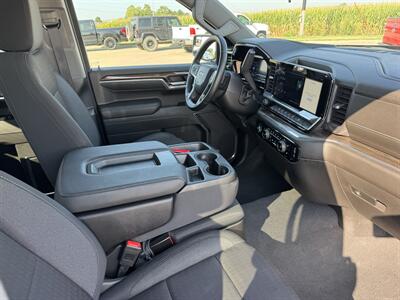 2024 Chevrolet Silverado 1500 LT  Crew Cab 4x4 - Photo 17 - Lone Tree, IA 52755