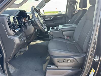 2024 Chevrolet Silverado 1500 LT  Crew Cab 4x4 - Photo 9 - Lone Tree, IA 52755