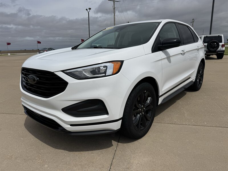 2023 Ford Edge SE  AWD - Photo 1 - Lone Tree, IA 52755