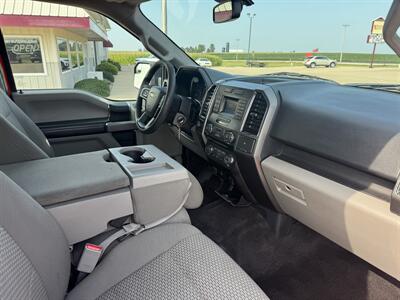 2017 Ford F-150 XLT Crew Cab 4x4 - Photo 14 - Lone Tree, IA 52755