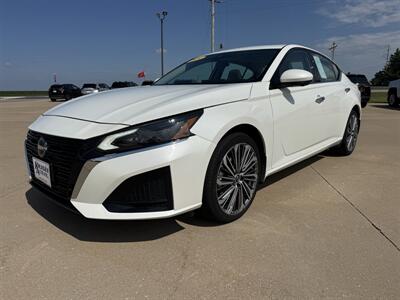 2024 Nissan Altima 2.5 SL - Photo 2 - Lone Tree, IA 52755