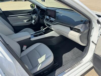 2024 Nissan Altima 2.5 SL - Photo 13 - Lone Tree, IA 52755