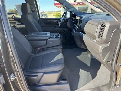 2024 Chevrolet Silverado 1500 LT  Crew Cab 4x4 - Photo 15 - Lone Tree, IA 52755