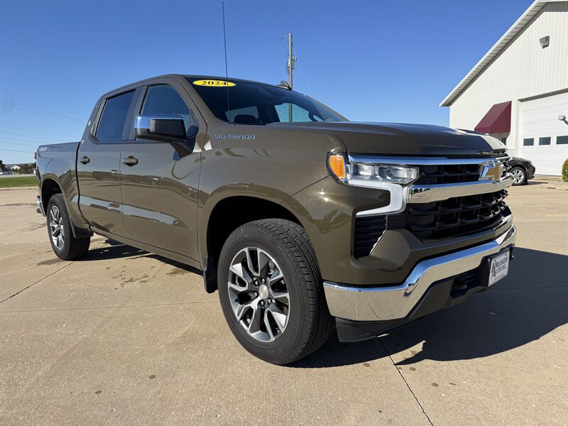 2024 Chevrolet Silverado 1500 LT  Crew Cab 4x4