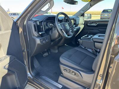 2024 Chevrolet Silverado 1500 LT  Crew Cab 4x4 - Photo 9 - Lone Tree, IA 52755