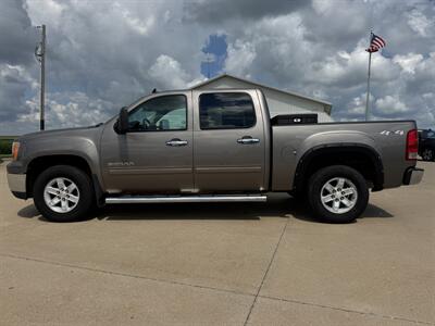 2013 GMC Sierra 1500 SLE  Crew Cab 4x4 - Photo 4 - Lone Tree, IA 52755
