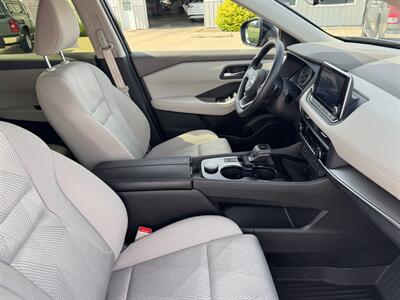 2024 Nissan Rogue SV  AWD - Photo 15 - Lone Tree, IA 52755