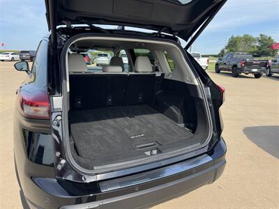 2024 Nissan Rogue SV  AWD - Photo 18 - Lone Tree, IA 52755