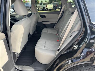 2024 Nissan Rogue SV  AWD - Photo 12 - Lone Tree, IA 52755