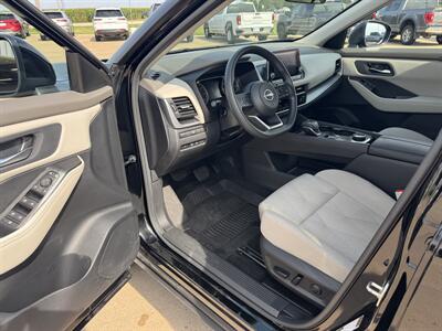 2024 Nissan Rogue SV  AWD - Photo 7 - Lone Tree, IA 52755