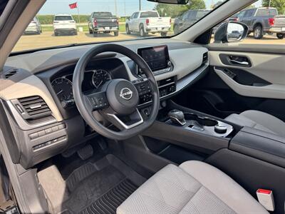 2024 Nissan Rogue SV  AWD - Photo 9 - Lone Tree, IA 52755