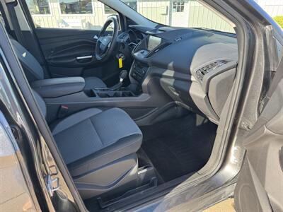 2017 Ford Escape SE   - Photo 15 - Lone Tree, IA 52755