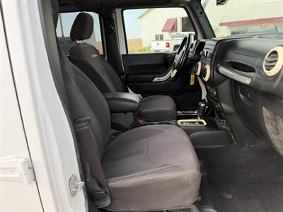 2016 Jeep Wrangler Unlimited Sahara 4x4 - Photo 12 - Lone Tree, IA 52755