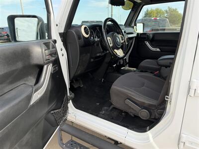 2016 Jeep Wrangler Unlimited Sahara 4x4 - Photo 7 - Lone Tree, IA 52755