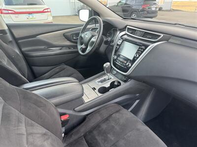 2017 Nissan Murano SV   - Photo 14 - Lone Tree, IA 52755