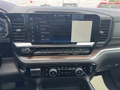 2024 Chevrolet Silverado 1500 RST Crew Cab 4x4 - Photo 12 - Lone Tree, IA 52755