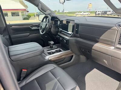 2024 Chevrolet Silverado 1500 RST Crew Cab 4x4 - Photo 16 - Lone Tree, IA 52755