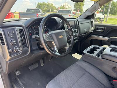 2018 Chevrolet Silverado 1500 LT Crew 4x4 - Photo 9 - Lone Tree, IA 52755