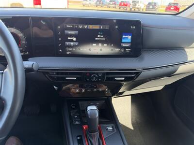 2025 Nissan Kicks SR  AWD - Photo 12 - Lone Tree, IA 52755