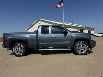 2012 Chevrolet Silverado 1500 LTZ  Ext Cab 4x4 - Photo 4 - Lone Tree, IA 52755