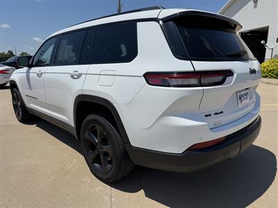 2022 Jeep Grand Cherokee L Altitude  4x4 - Photo 6 - Lone Tree, IA 52755