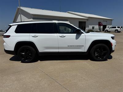 2022 Jeep Grand Cherokee L Altitude  4x4 - Photo 3 - Lone Tree, IA 52755