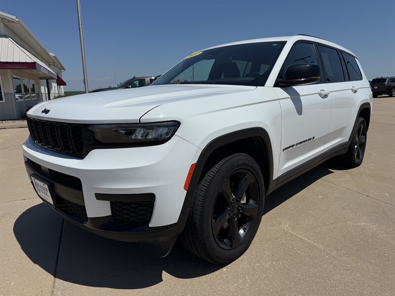 2022 Jeep Grand Cherokee L Altitude  4x4