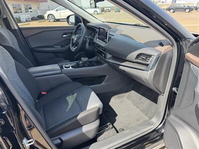 2023 Nissan Rogue SV Midnight Edition  AWD - Photo 16 - Lone Tree, IA 52755