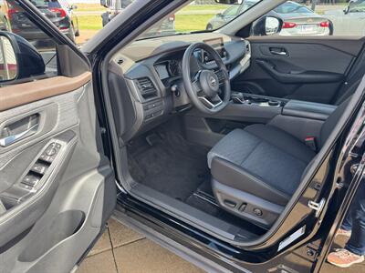 2023 Nissan Rogue SV Midnight Edition  AWD - Photo 9 - Lone Tree, IA 52755