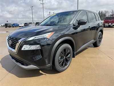 2023 Nissan Rogue SV Midnight Edition  AWD - Photo 2 - Lone Tree, IA 52755