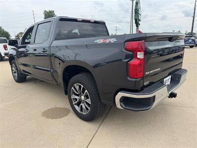 2022 Chevrolet Silverado 1500 LT  Crew Cab 4x4 - Photo 5 - Lone Tree, IA 52755