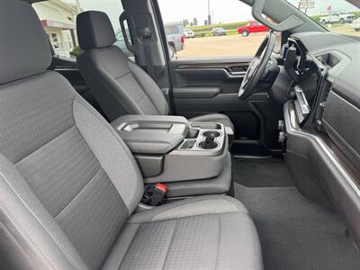2022 Chevrolet Silverado 1500 LT  Crew Cab 4x4 - Photo 17 - Lone Tree, IA 52755