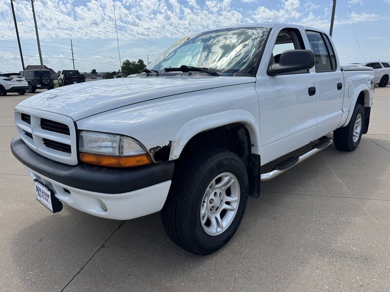 2003 Dodge Dakota Sport 4dr Quad Cab 4x4 - Photo 1 - Lone Tree, IA 52755