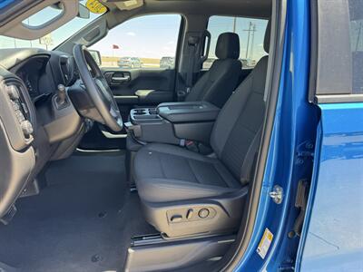 2024 Chevrolet Silverado 1500 Custom Crew Cab 4x4 - Photo 8 - Lone Tree, IA 52755