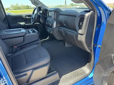 2024 Chevrolet Silverado 1500 Custom Crew Cab 4x4 - Photo 17 - Lone Tree, IA 52755