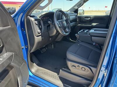 2024 Chevrolet Silverado 1500 Custom Crew Cab 4x4 - Photo 10 - Lone Tree, IA 52755