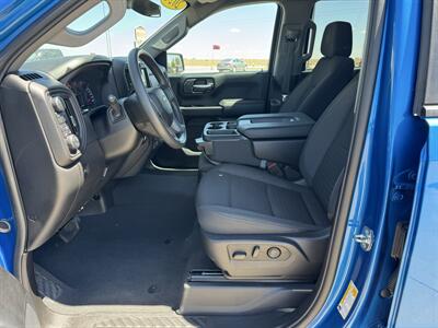 2024 Chevrolet Silverado 1500 Custom Crew Cab 4x4 - Photo 9 - Lone Tree, IA 52755